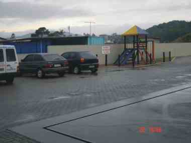 Características das instalações do posto sob o ponto de vista contaminação ambiental – Canaletas Características das instalações do posto sob o ponto de vista contaminação ambiental – Canaletas