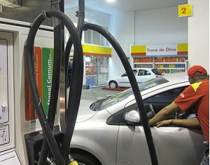 Frentistas de postos de gasolina têm fortes perdas visuais