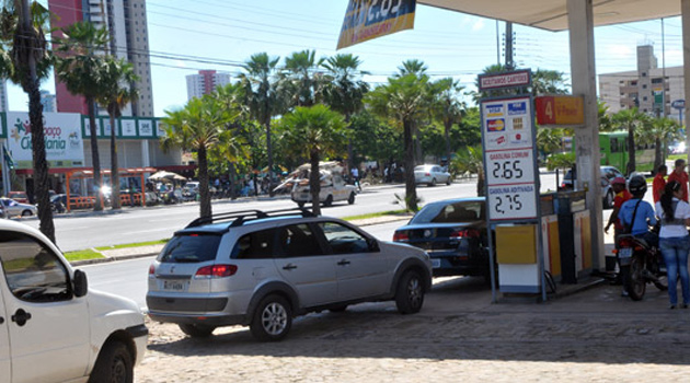 Governo obriga posto de combustíveis a informar diferença de preços 