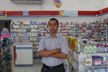 Jean Flavio/Venda de Nao Medicamentos em Farmacia/Economia