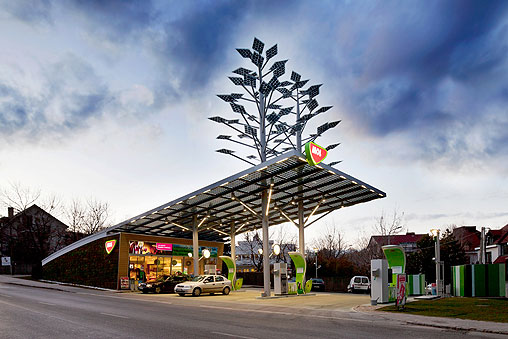 A ABB fornece postos de carregamento rápido para veículos elétricos no “posto de gasolina do futuro”, na Hungria – único na Europa