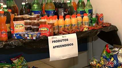 Procon apreende produtos vencidos em lojas de conveniência de Maceió