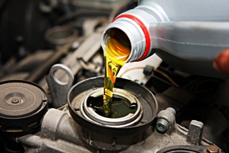 Saiba a importância de trocar o óleo do carro regularmente
