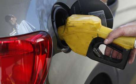 Alta de etanol na gasolina pode fazer carro carburado morrer
