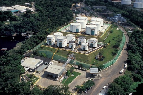 Refino e importação de combustíveis sob investigação