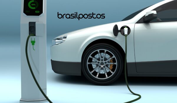 Americanos se arrependem de ter comprado carros elétricos, diz pesquisa; entenda o porquê