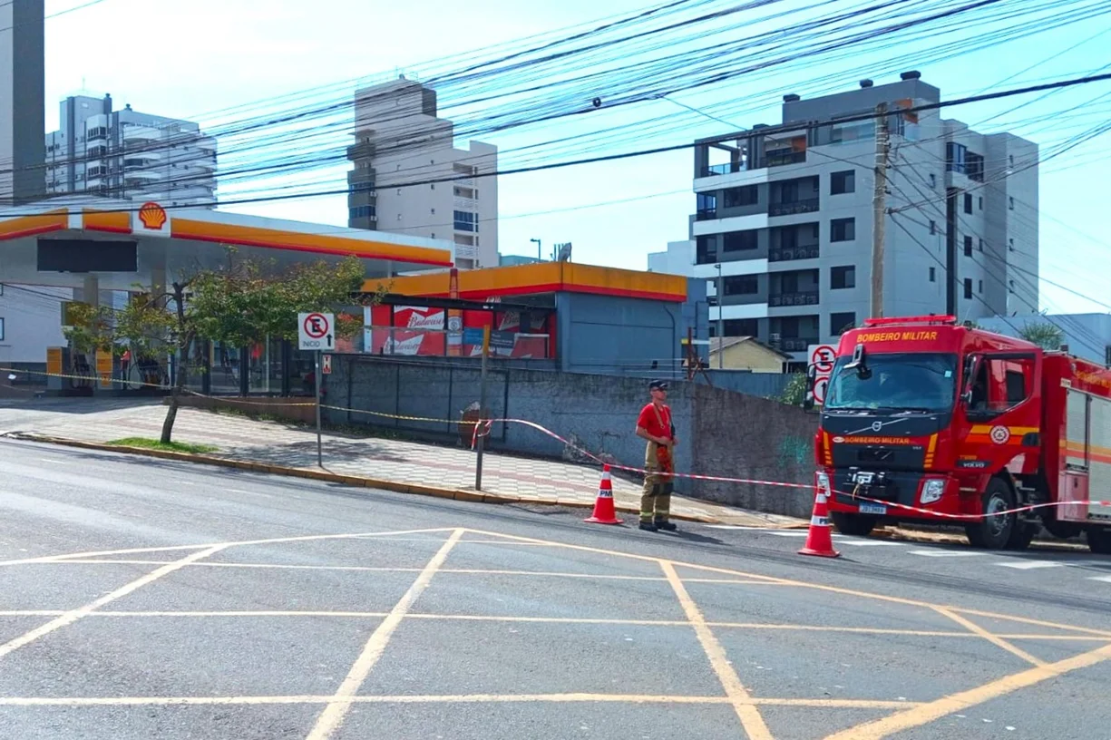 O que causou o vazamento de gasolina em posto de combustíveis de Erechim; mais de 120 pessoas seguem fora de casa