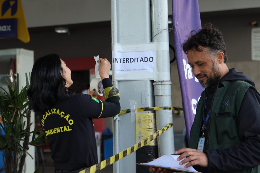 Dois postos de combustíveis são interditados por descumprimento de exigências ambientais em PG