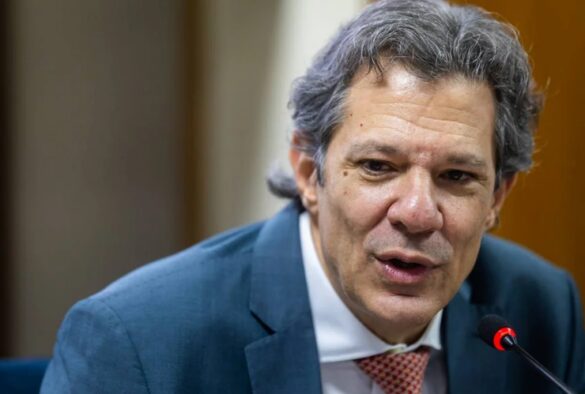 Haddad enfatiza elo do PCC a postos de gasolina com descontos no Pix