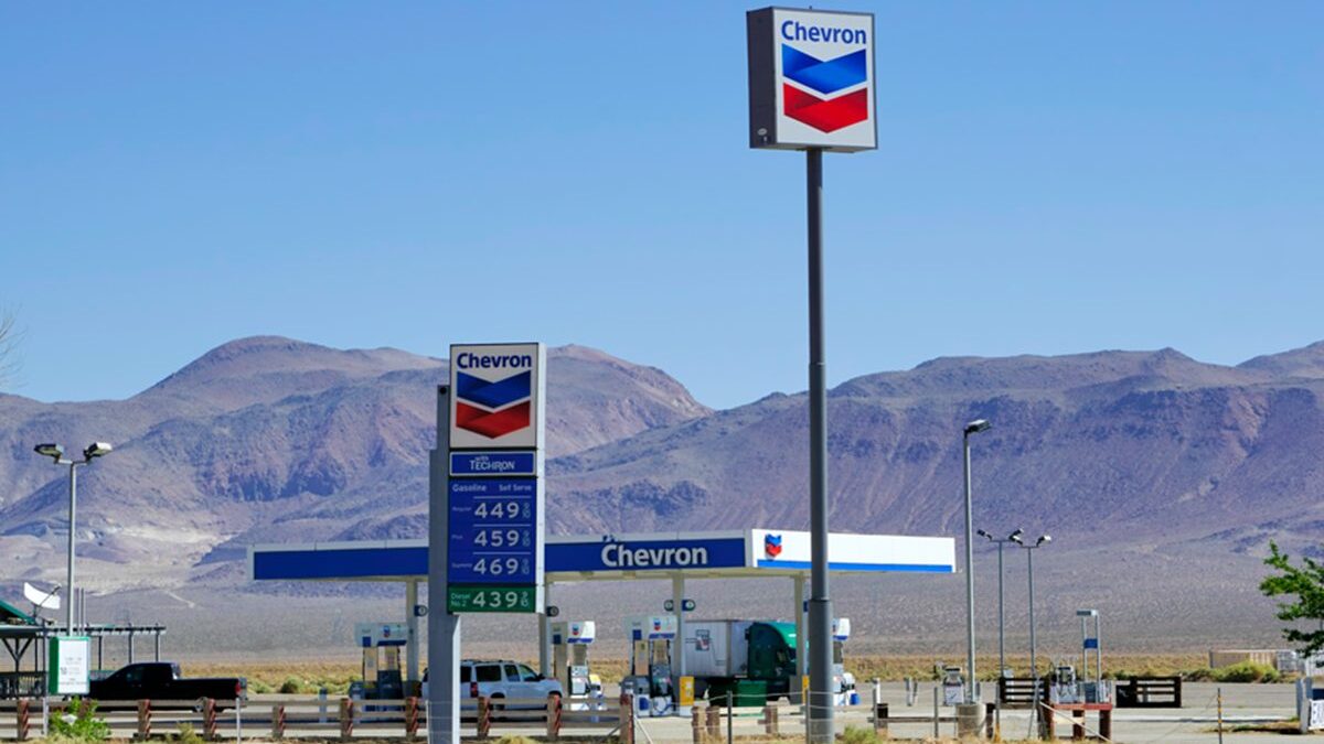 Ações de petrolíferas dos EUA disparam após intervenção na Venezuela
