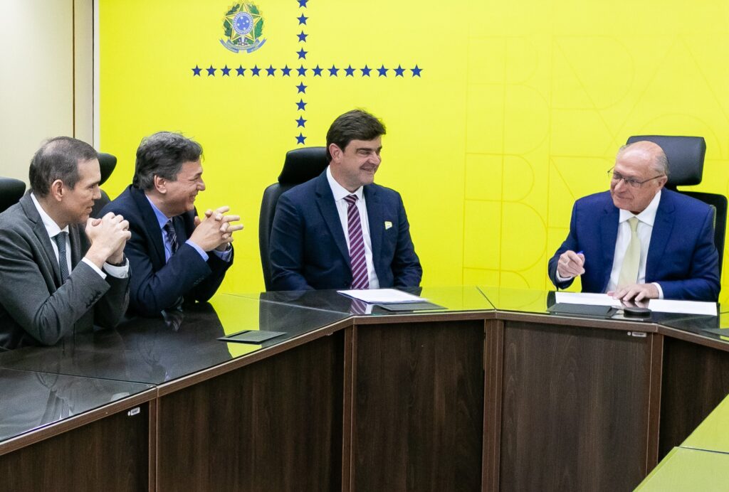 Em audiência com o vice-presidente Geraldo Alckmin, Fecombustíveis defende criação de Comitê Permanente de Diálogo