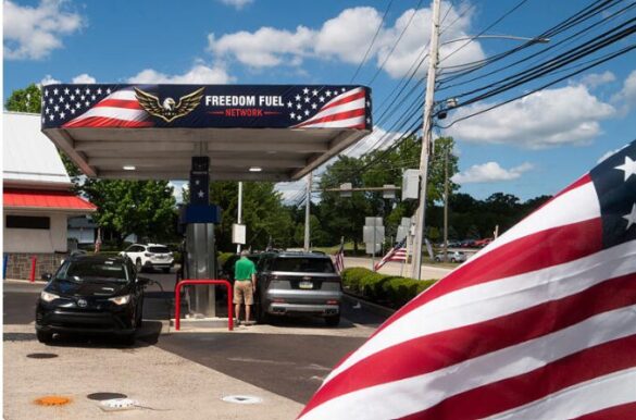 Trump utiliza rede de posto para vender combustíveis abaixo do custo e forçar revendedores a baixar os preços