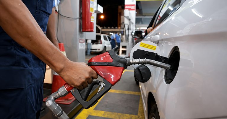 Governo do ES multa gerenciadora de frota em R$ 1,3 milhão por preço acima do visor da bomba