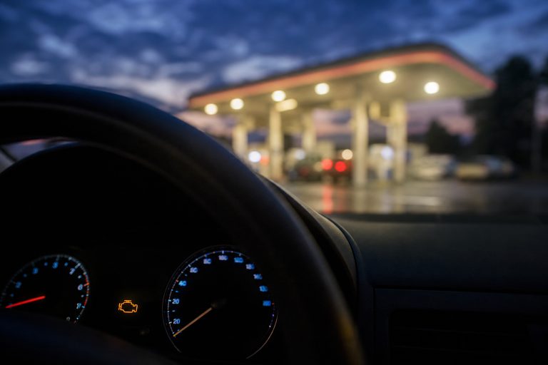 Stellantis pede patente de sistema que aponta posto com combustível adulterado